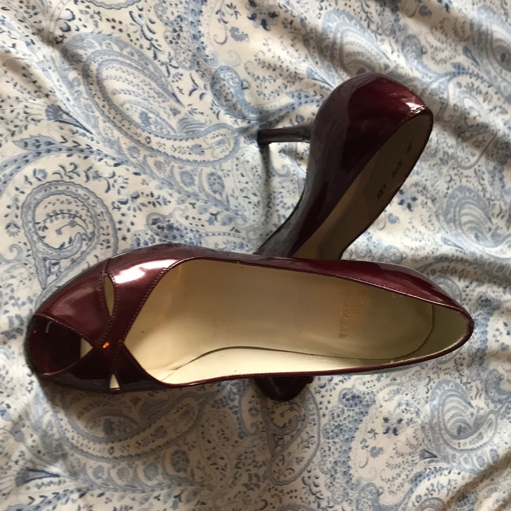 Gorgeous Stuart Weitzman merlot pumps. Size 4.5